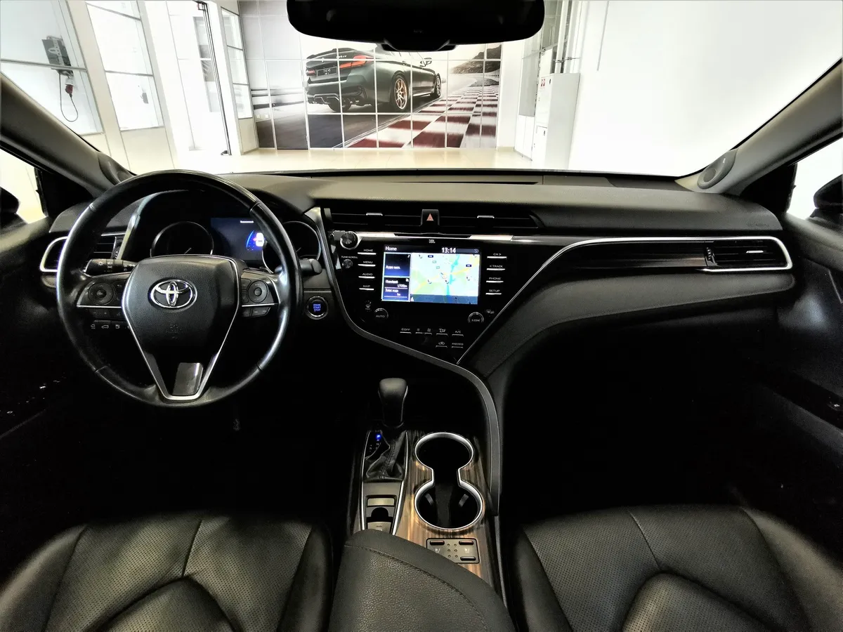 Toyota Camry 3.5 AT (249 л.с.) Черный в АВИЛОН. Слайд №13