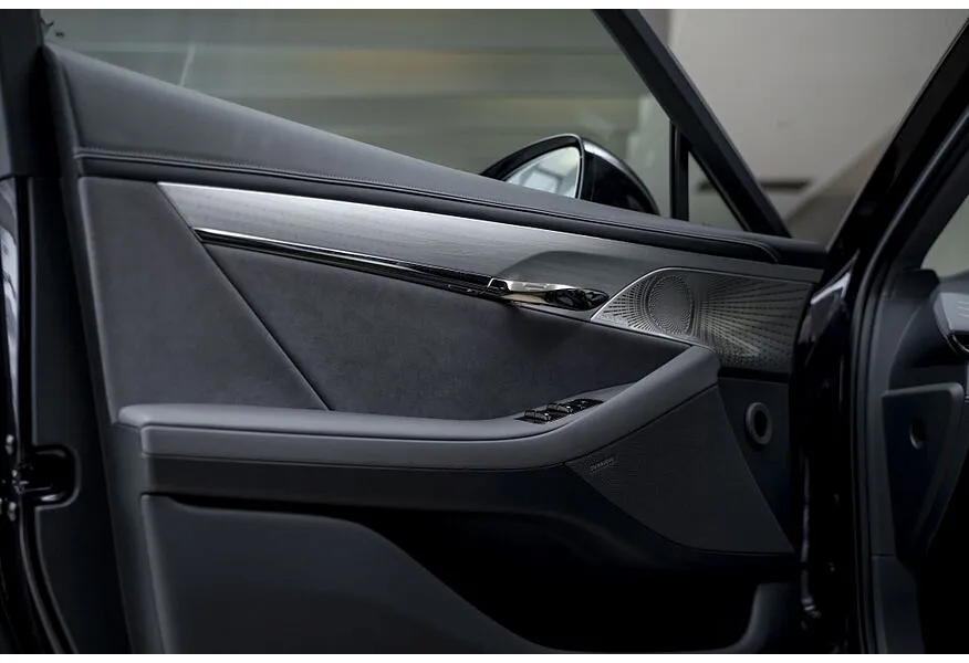 Voyah Passion 1.5 AT AWD (530 л.с.) Executive Черный в АВИЛОН. Слайд №13