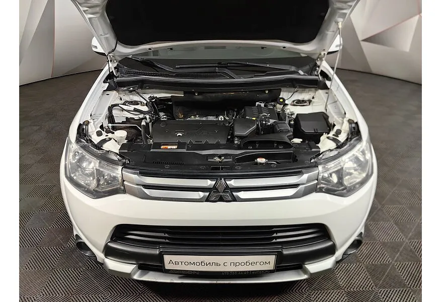 Mitsubishi Outlander 2.0 CVT 4WD (146 л.с.) Белый в АВИЛОН. Слайд №10