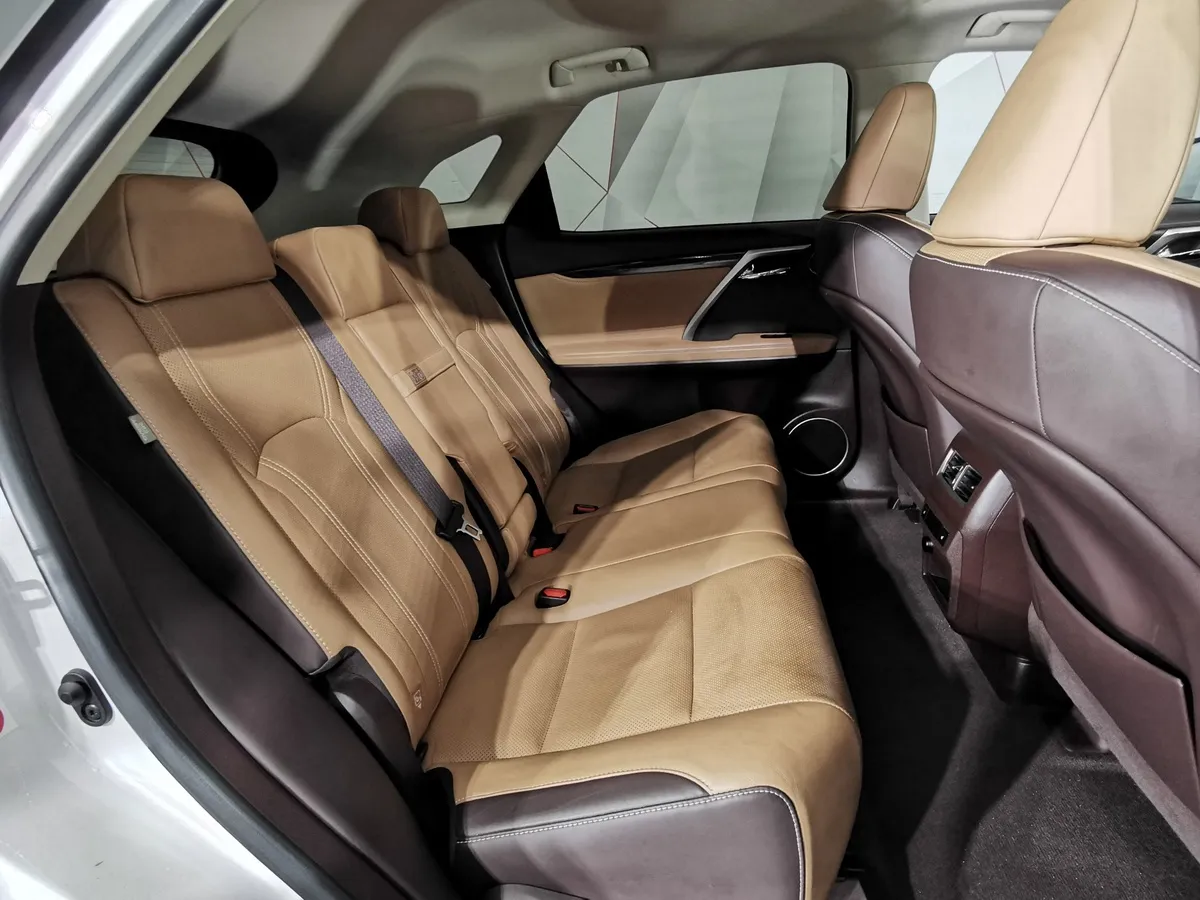 Lexus RX 300 AT AWD (238 л.с.) Executive Белый в АВИЛОН. Слайд №16