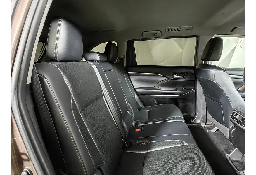Toyota Highlander 3.5 AT AWD (249 л.с.) Престиж Коричневый в АВИЛОН. Слайд №16