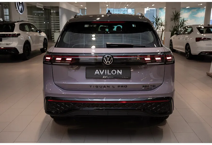 Volkswagen Tiguan 380 TSI 2.0 DSG 4WD (220 л.с.) R-Line Серый в АВИЛОН. Слайд №5