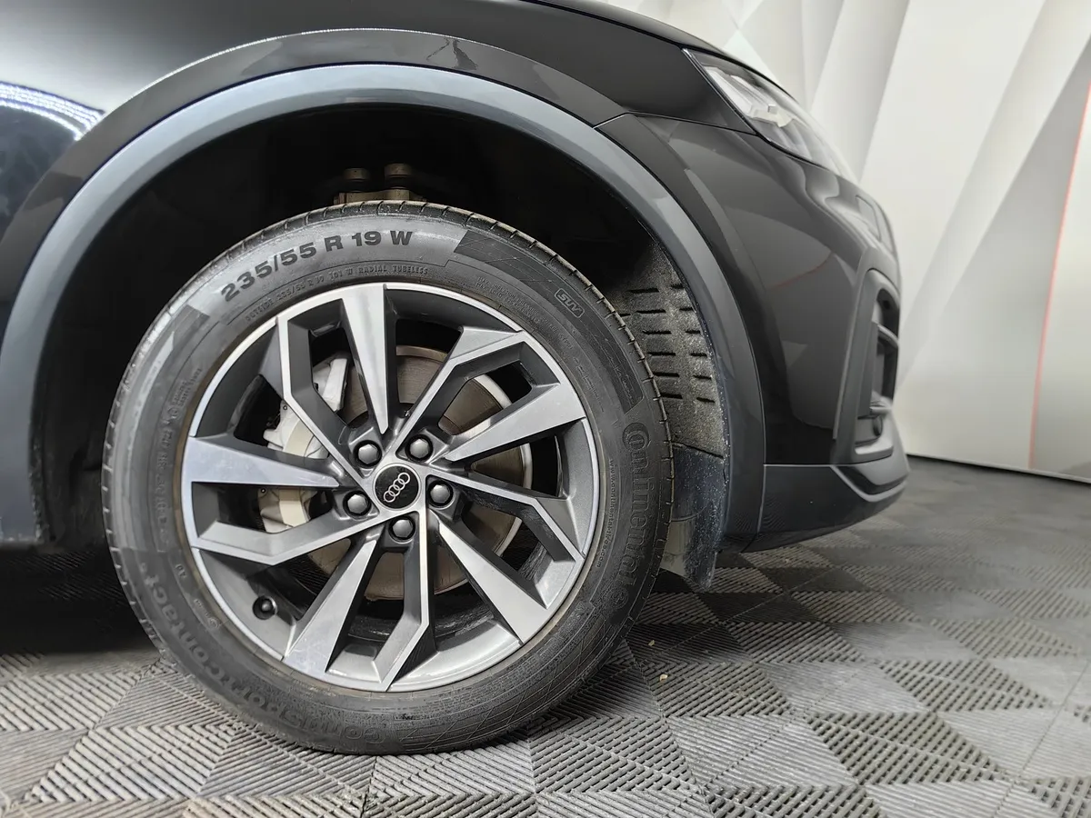 Audi Q5 Sportback 2.0 TFSI S tronic quattro (204 л.с.) Черный в АВИЛОН. Слайд №9