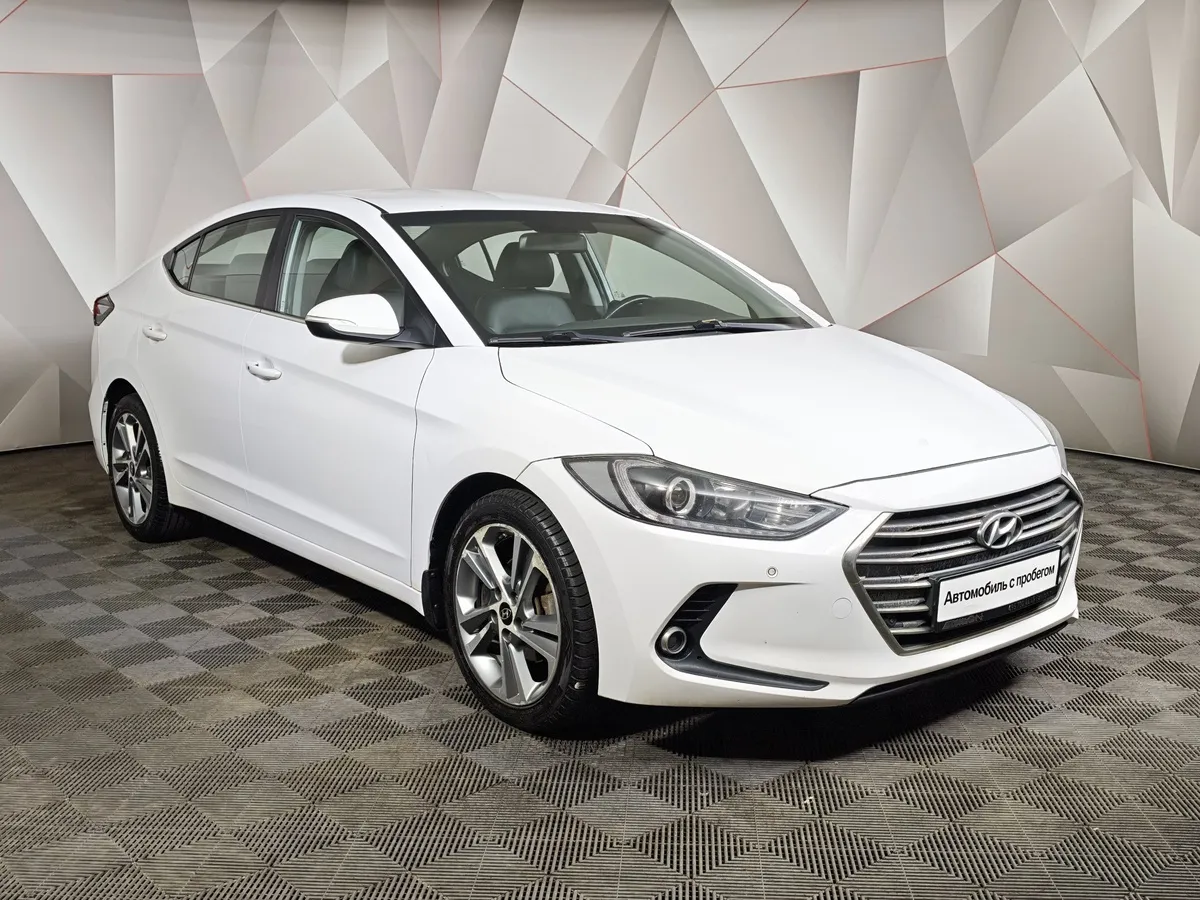 Hyundai Elantra 2.0 - 6AT (150 л.с.) Elegance + Style Белый в АВИЛОН. Слайд №3