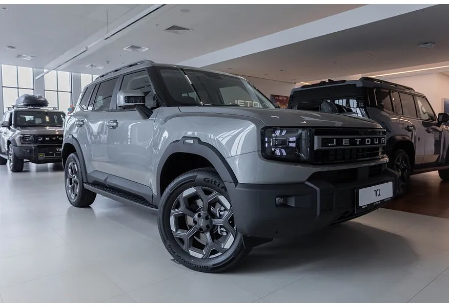 JETOUR T1 2.0T AT 4WD (245 л.с.) Luxury Серебристый в АВИЛОН. Слайд №2