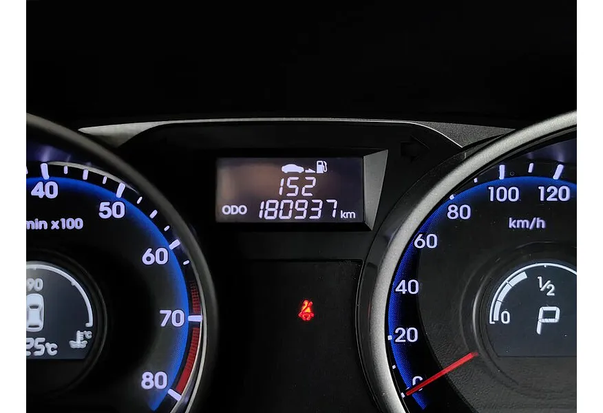 Hyundai ix35 2.0 CRDi AT 4WD (184 л.с.) Comfort Черный в АВИЛОН. Слайд №16