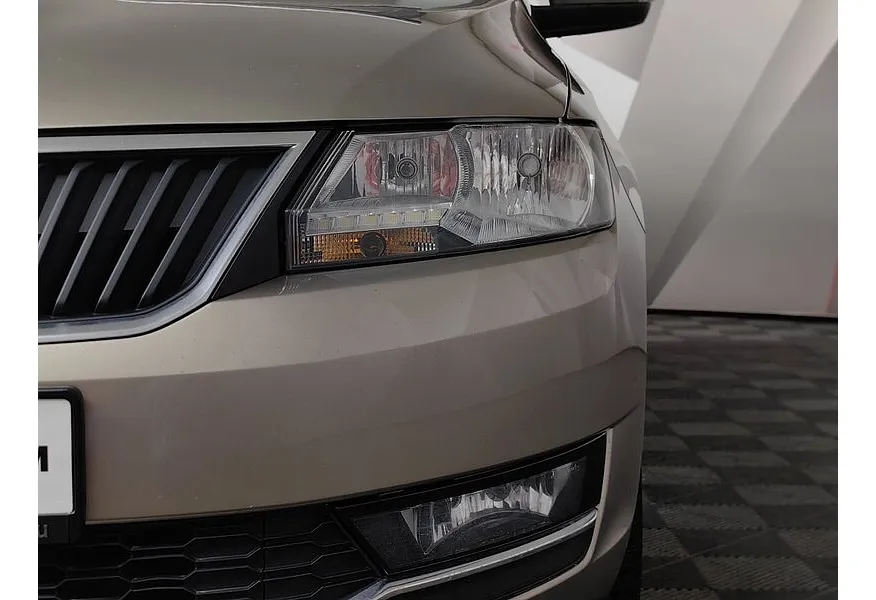 Skoda Rapid 1.6 MT (110 л.с.) Бежевый в АВИЛОН. Слайд №10