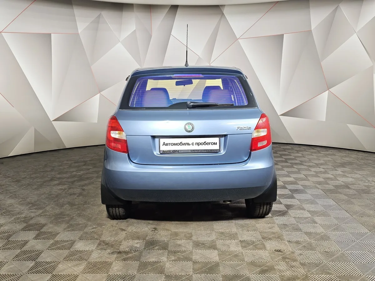 Skoda Fabia 1.2 MT (70 л.с.) Голубой в АВИЛОН. Слайд №6