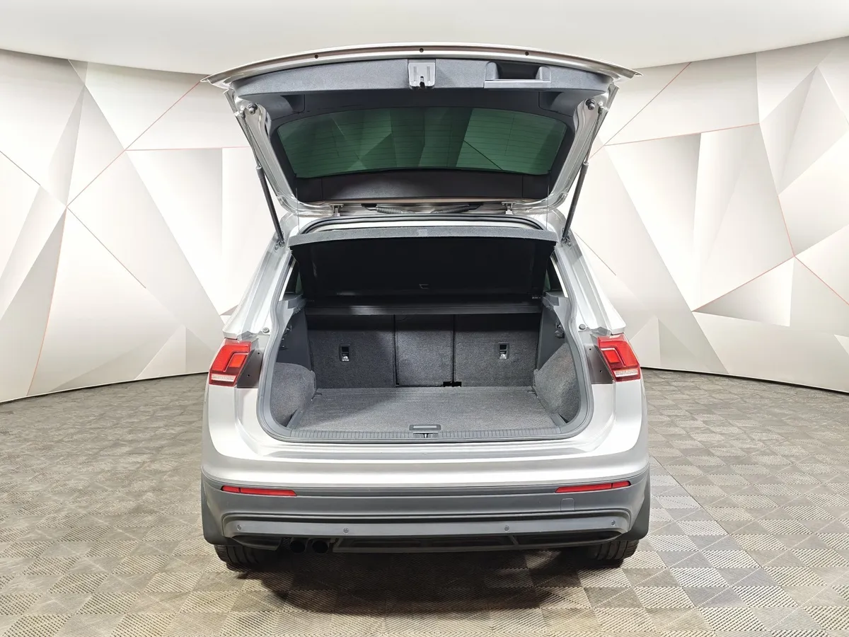 Volkswagen Tiguan 2.0 TSI 4Motion DSG (180 л.с.) Comfortline Серебристый в АВИЛОН. Слайд №11