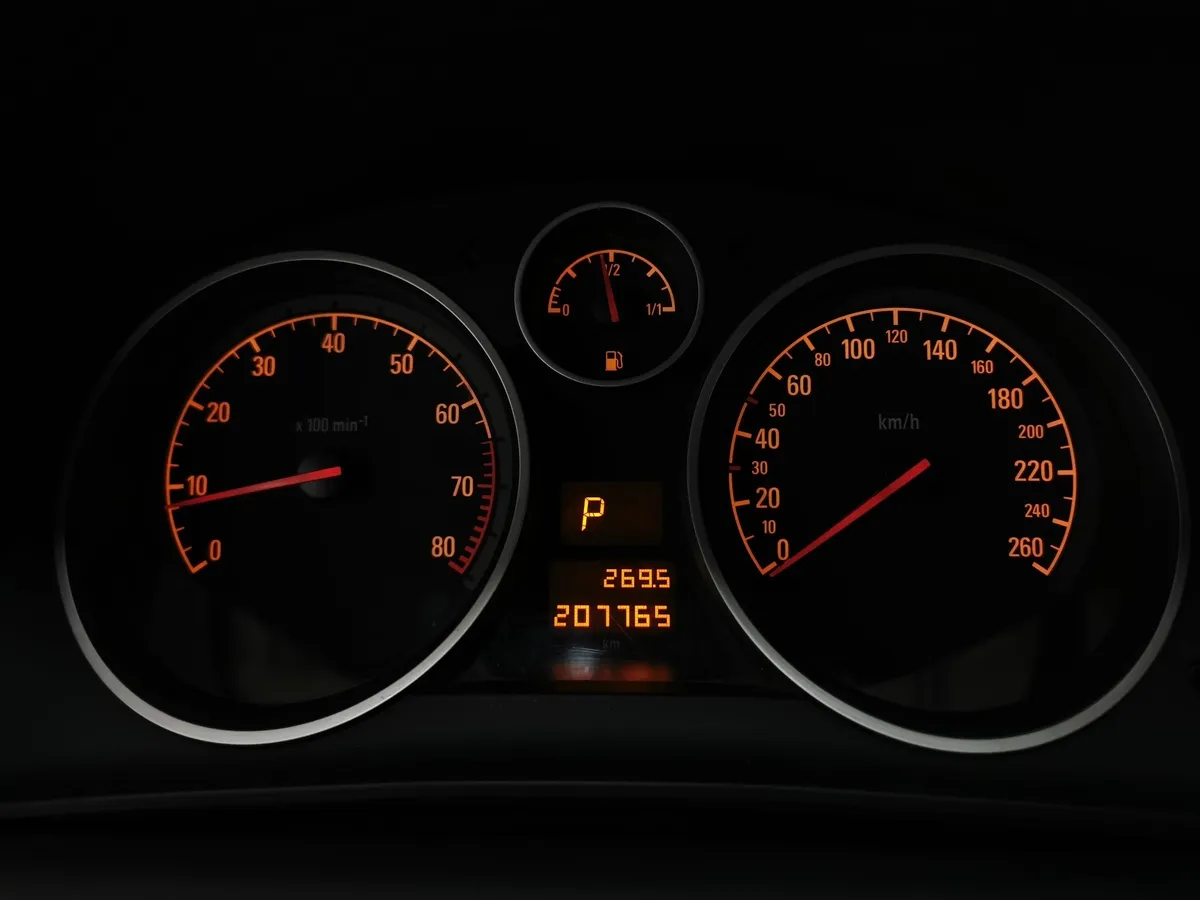 Opel Astra 1.8 AT (140 л.с.) base Черный в АВИЛОН. Слайд №17