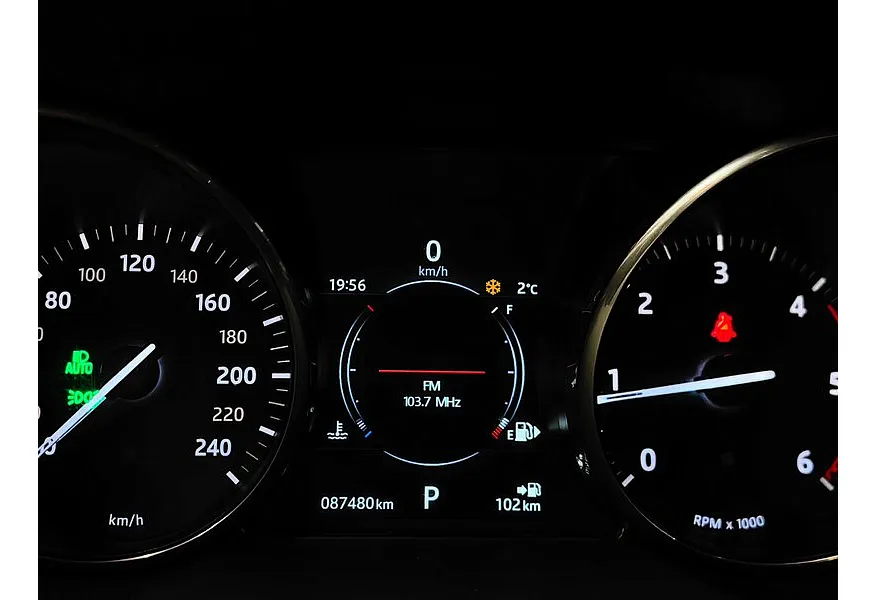 Land Rover Range Rover Evoque 2.2 TD AT AWD (190 л.с.) SE Dynamic Серый в АВИЛОН. Слайд №18