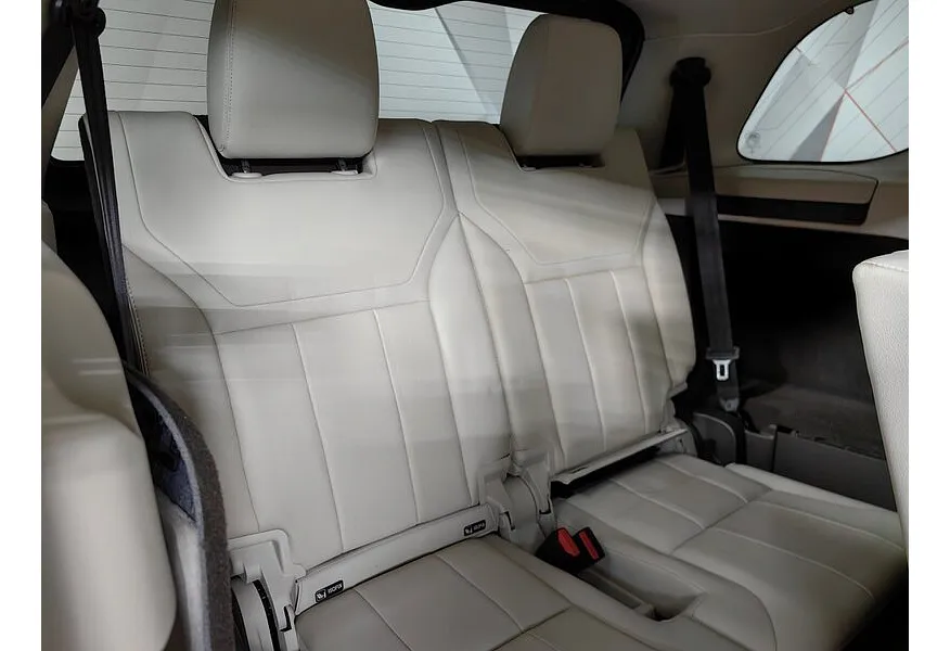 Land Rover Discovery 2.0 SD4 AT 4WD (240 л.с.) Черный в АВИЛОН. Слайд №25