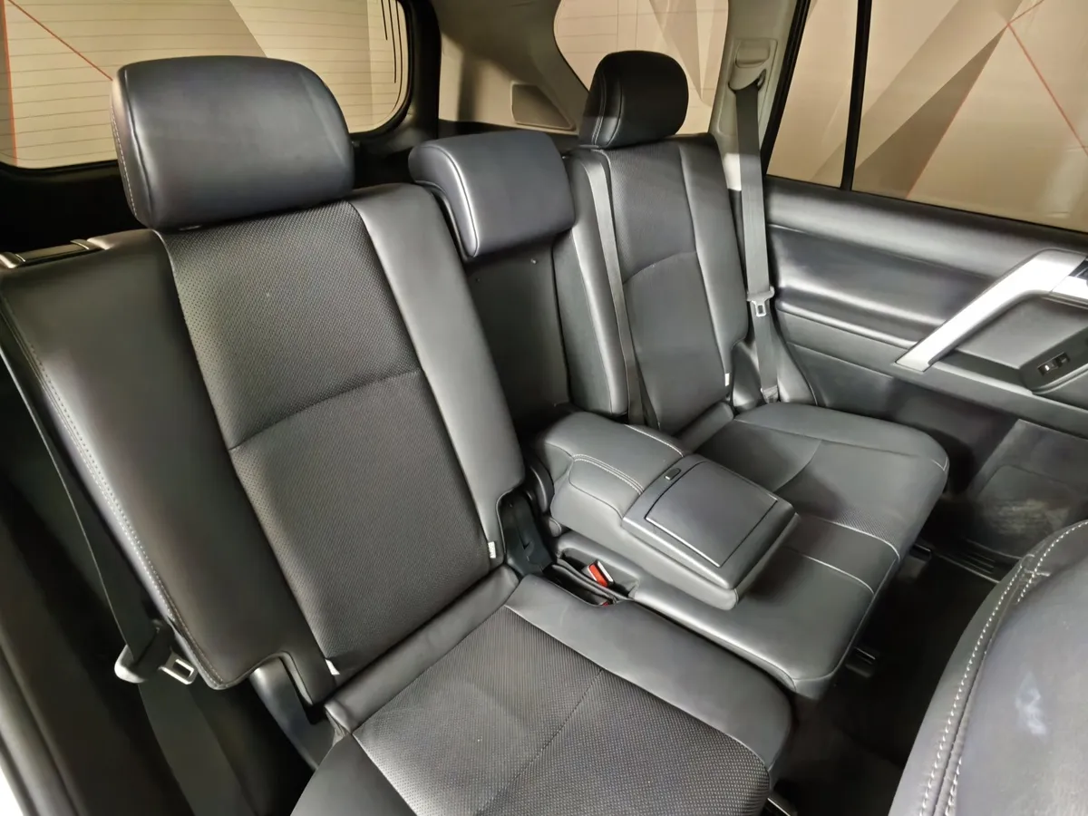 Toyota Land Cruiser Prado 4.0 AT AWD (249 л.с.) Белый в АВИЛОН. Слайд №16