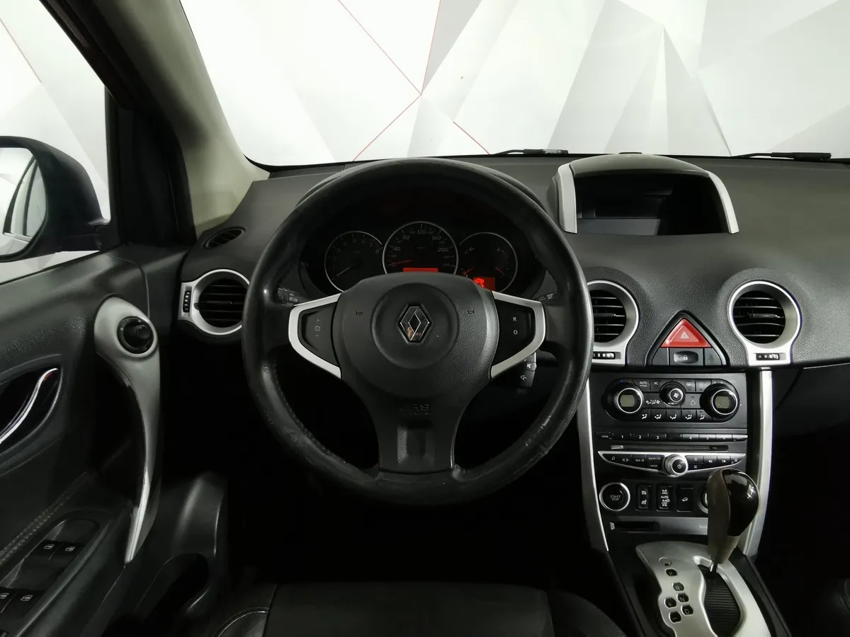 Renault Koleos 2.5 CVT 4x4 (171 л.с.) Красный в АВИЛОН. Слайд №18