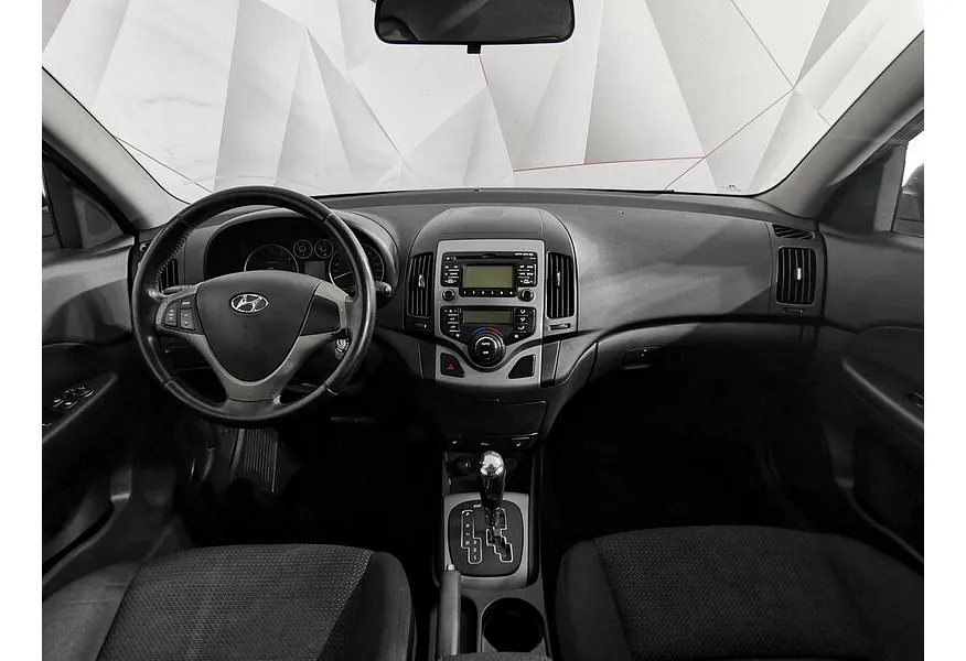 Hyundai i30 1.5 AT (110 л.с.) Elegance Черный в АВИЛОН. Слайд №14