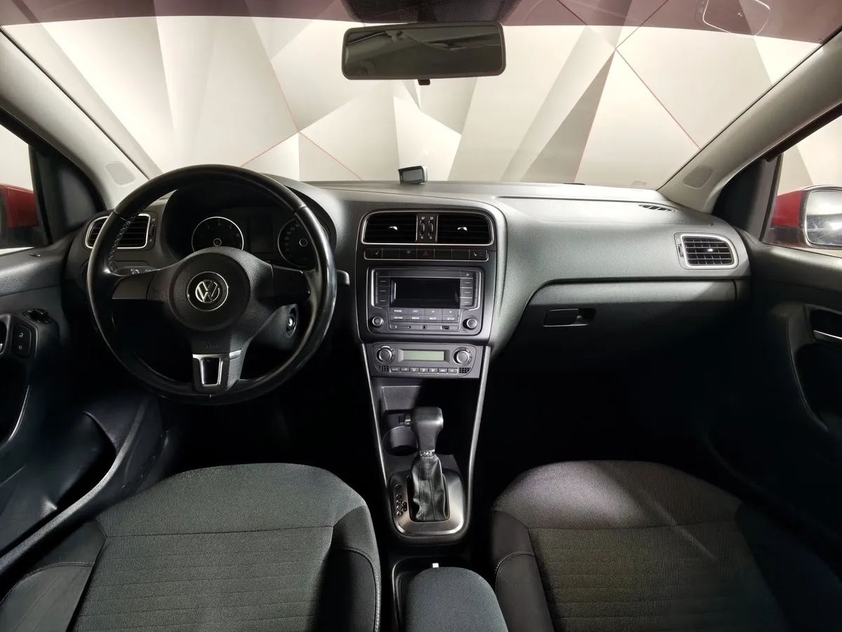 Volkswagen Polo 1.4 DSG (85 л.с.) Comfortline Красный в АВИЛОН. Слайд №14
