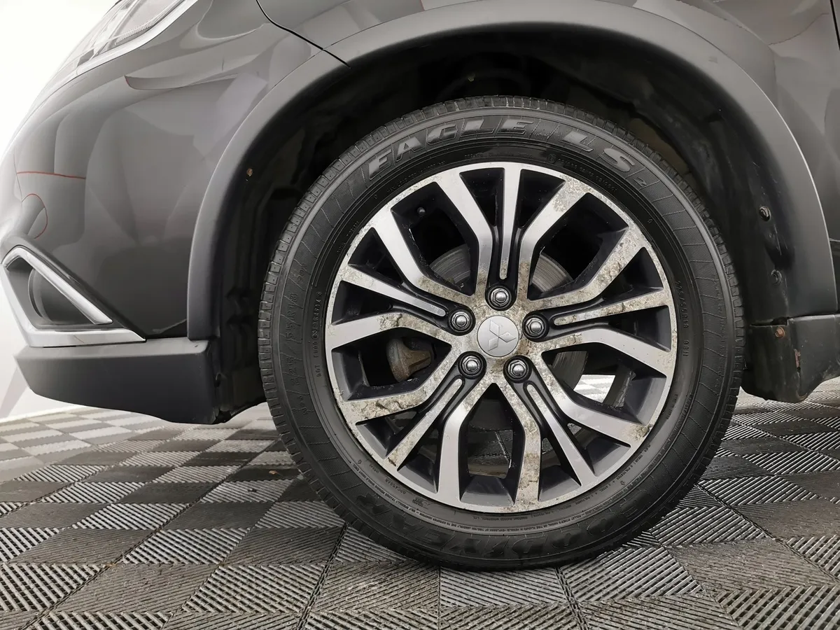 Mitsubishi Outlander 2.0 MIVEC CVT 4WD (146 л.с.) Invite Черный в АВИЛОН. Слайд №9