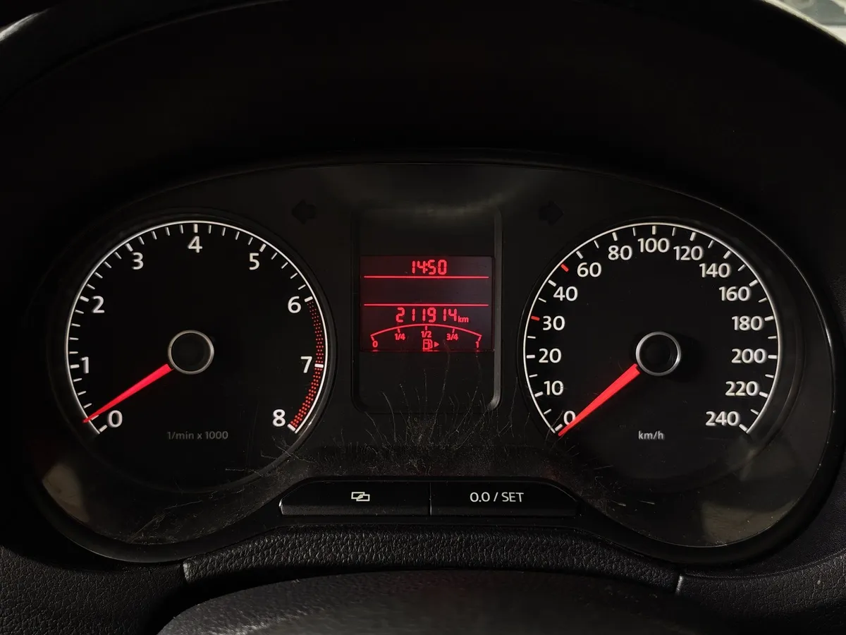 Volkswagen Polo 1.6 MPI MT (90 л.с.) Comfortline Серебристый в АВИЛОН. Слайд №18