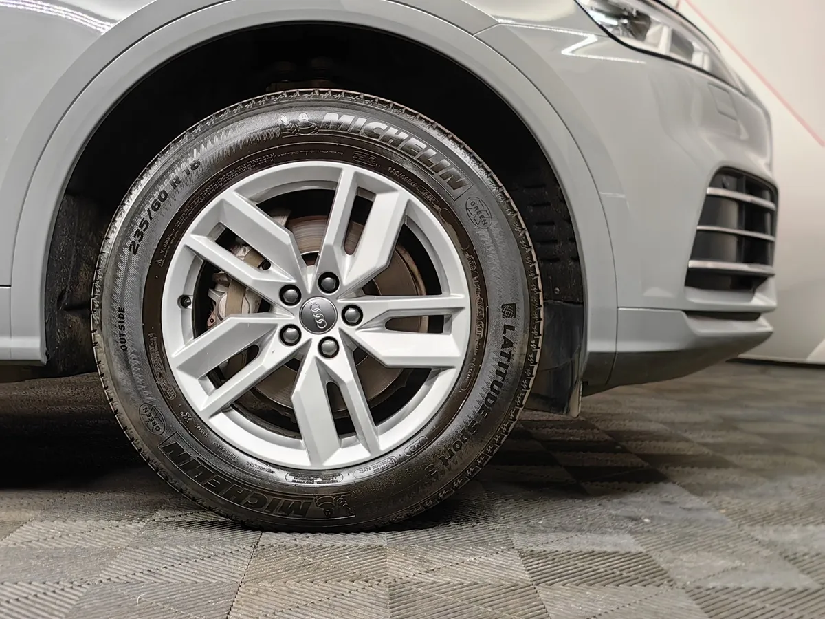 Audi Q5 2.0 TFSI S tronic quattro (249 л.с.) Серый в АВИЛОН. Слайд №9