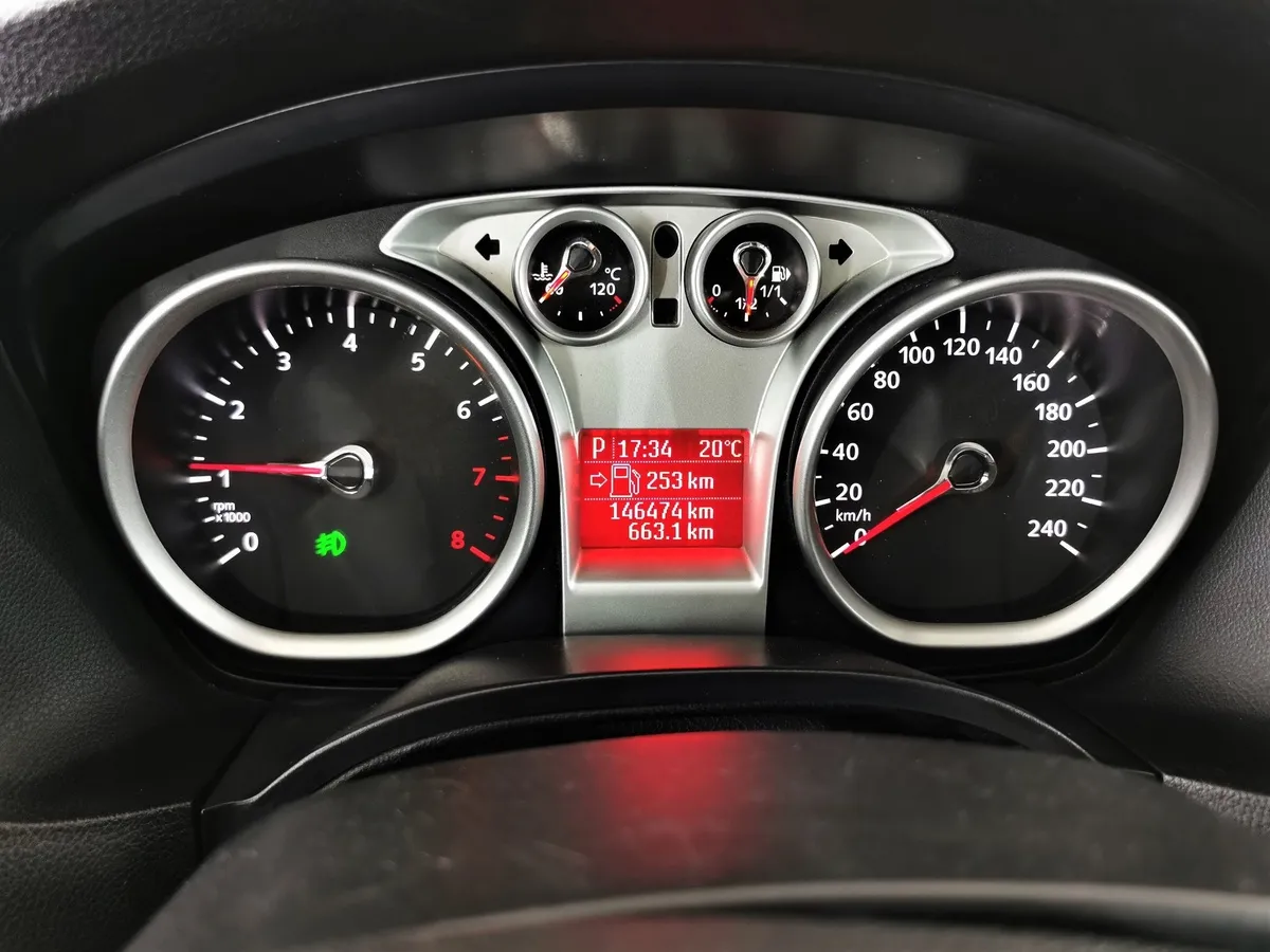 Ford Focus 2.0 AT (145 л.с.) Titanium Синий в АВИЛОН. Слайд №17