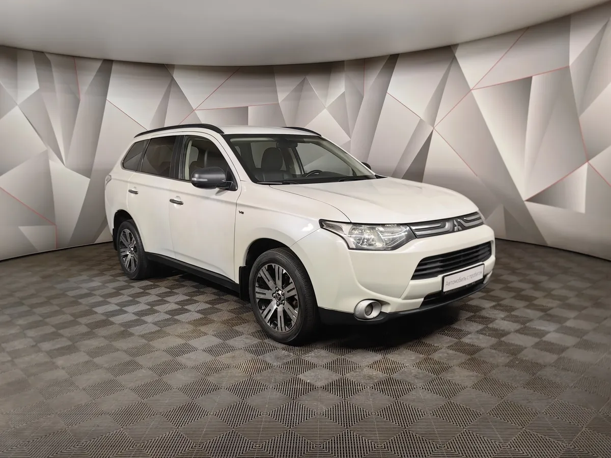 Mitsubishi Outlander 3.0 AT 4WD (230 л.с.) Белый в АВИЛОН. Слайд №3