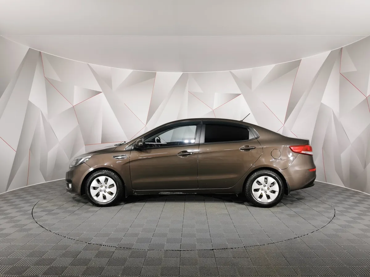 Kia Rio 1.6 AT (123 л.с.) Коричневый в АВИЛОН. Слайд №5