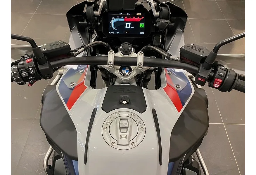 АВИЛОН - BMW Motorrad R 1250 GS Adventure R 1250 GS Adventure 1254 см³ (136) 1254 Зеленый - slide 1
