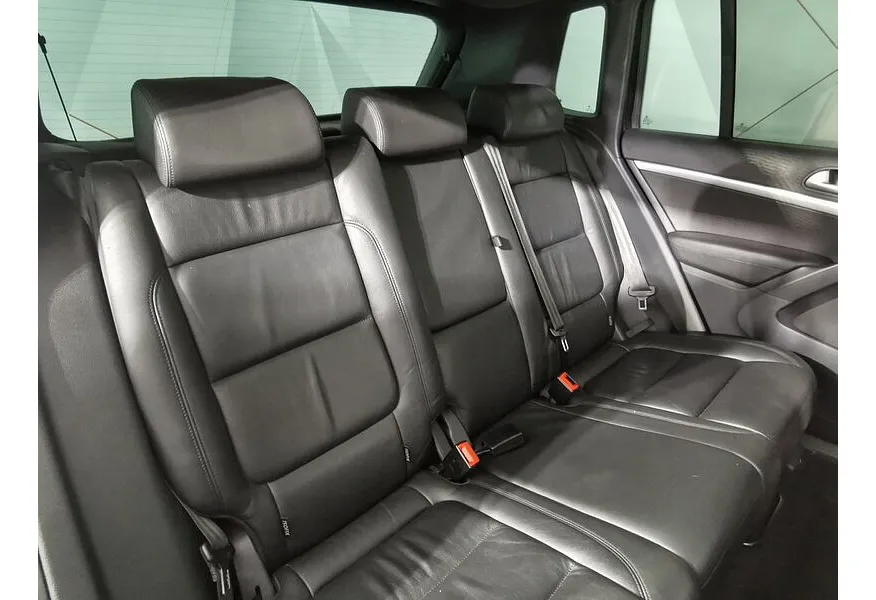 АВИЛОН - Volkswagen Tiguan 380 TSI 2.0 DSG 4WD (220 л.с.) R-Line Черный - slide 12