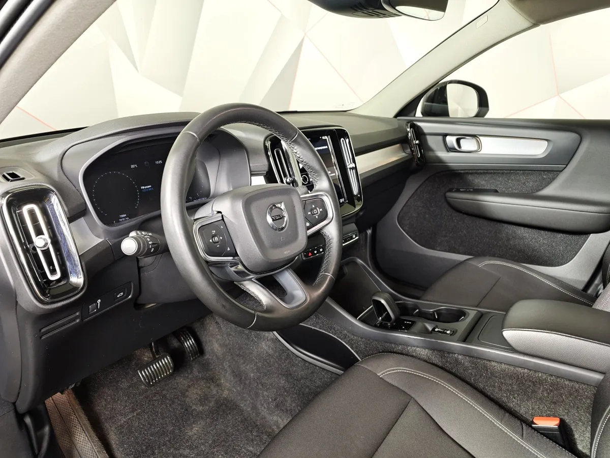Volvo XC40 2.0 T4 Drive-E AT AWD (190 л.с.) Momentum Черный в АВИЛОН. Слайд №19