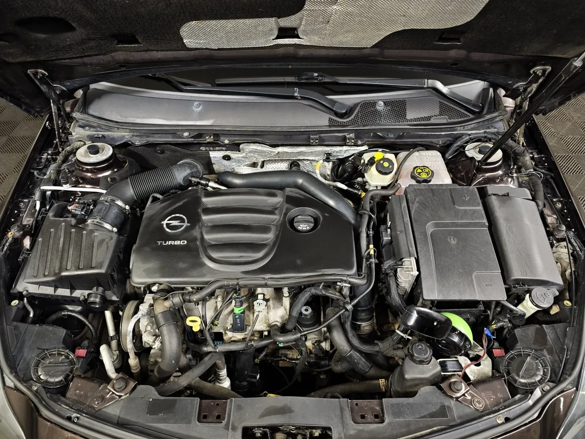 Opel Insignia 2.0 Turbo AT (220 л.с.) Коричневый в АВИЛОН. Слайд №11