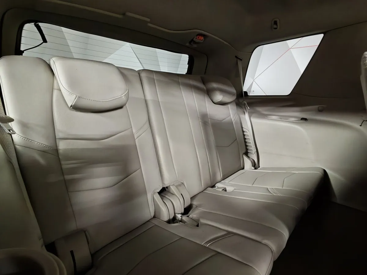 Cadillac Escalade 6.2 V8 АТ 4WD (426 л.с.) Коричневый в АВИЛОН. Слайд №26