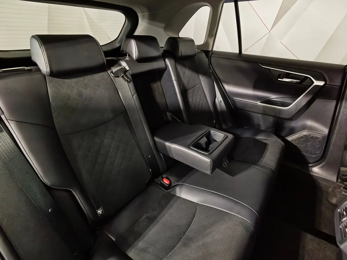 Toyota RAV4 2.0i CVT AWD (149 л.с.) Люкс Коричневый в АВИЛОН. Слайд №17