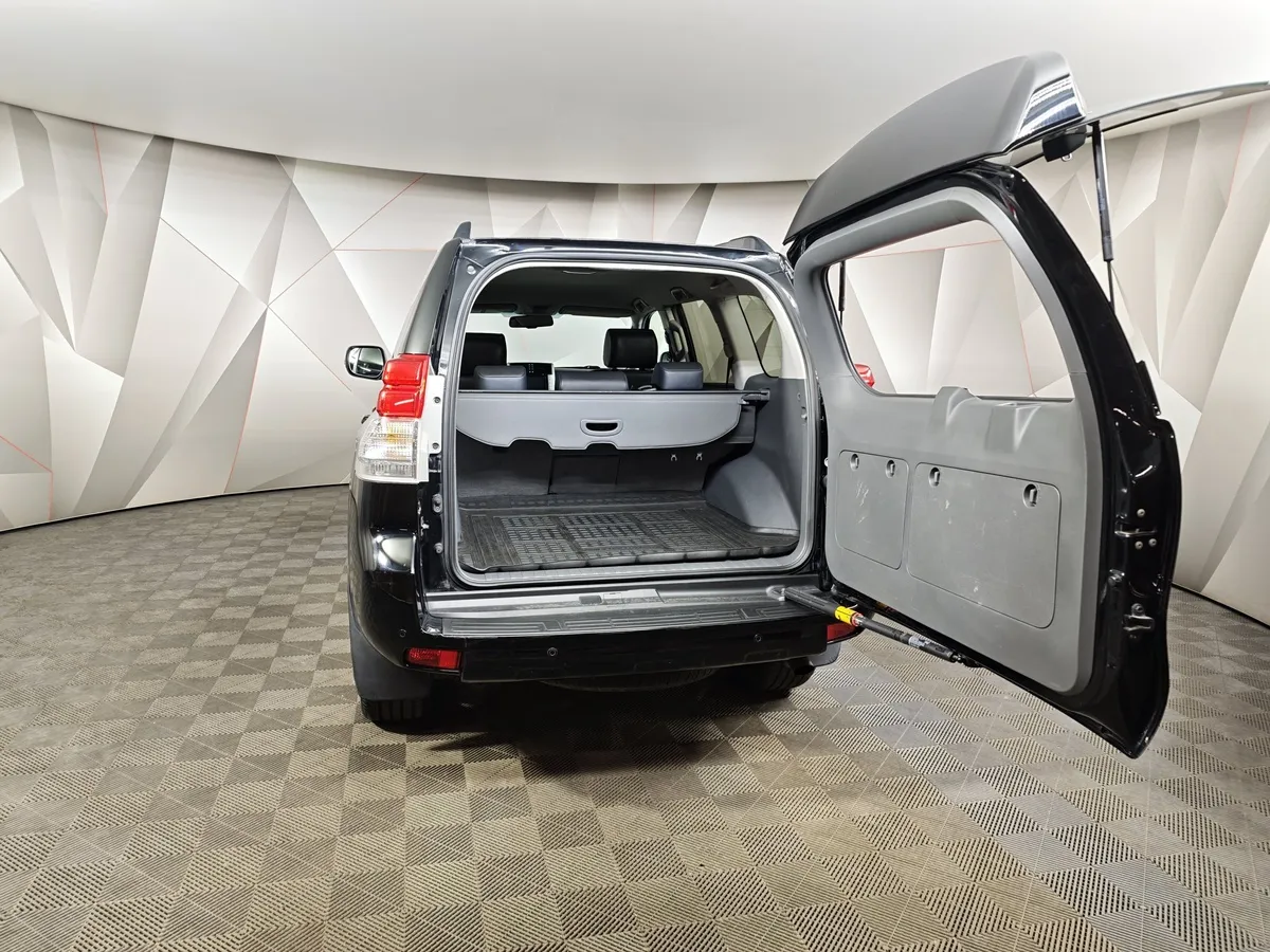 Toyota Land Cruiser Prado 4.0 AT 4WD (282 л.с.) Стандарт Черный в АВИЛОН. Слайд №12