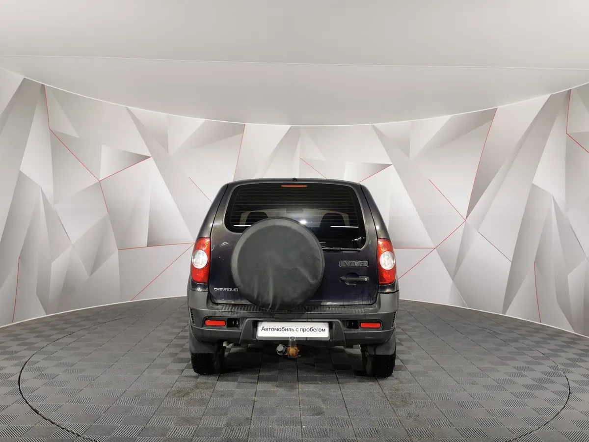 Chevrolet Niva 1.7 MT (80 л.с.) Зеленый в АВИЛОН. Слайд №8