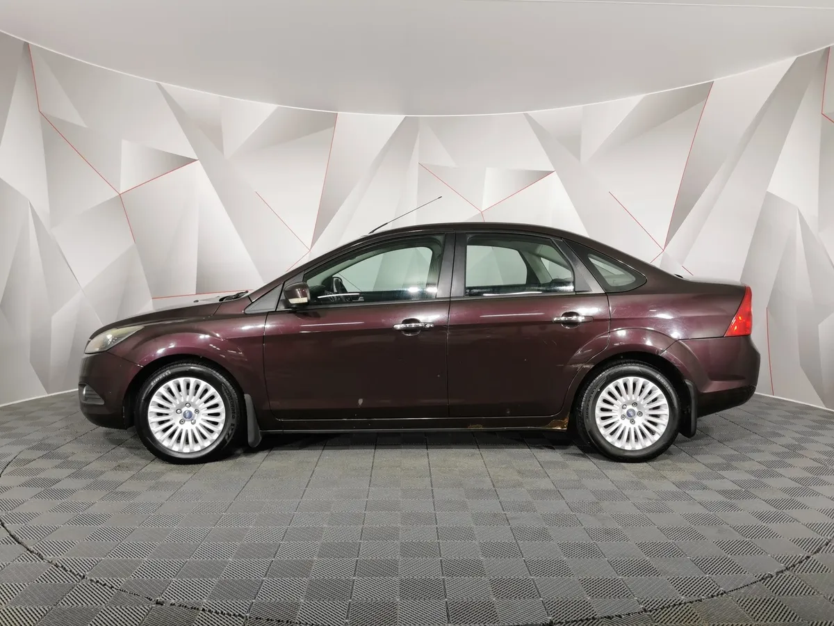 Ford Focus 1.6 AT (101 л.с.) Titanium Фиолетовый в АВИЛОН. Слайд №5