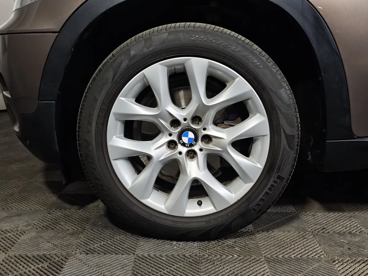 BMW X5 xDrive30d Steptronic (245 л.с.) Коричневый в АВИЛОН. Слайд №7