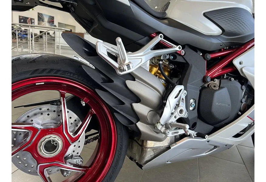 QJMOTOR SRK 921 RR 921 см³ (129 л.с.) (129) 921 Белый в АВИЛОН. Слайд №16