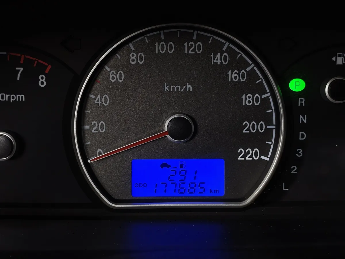 Hyundai Elantra 1.6 AT (122 л.с.) Серебристый в АВИЛОН. Слайд №17