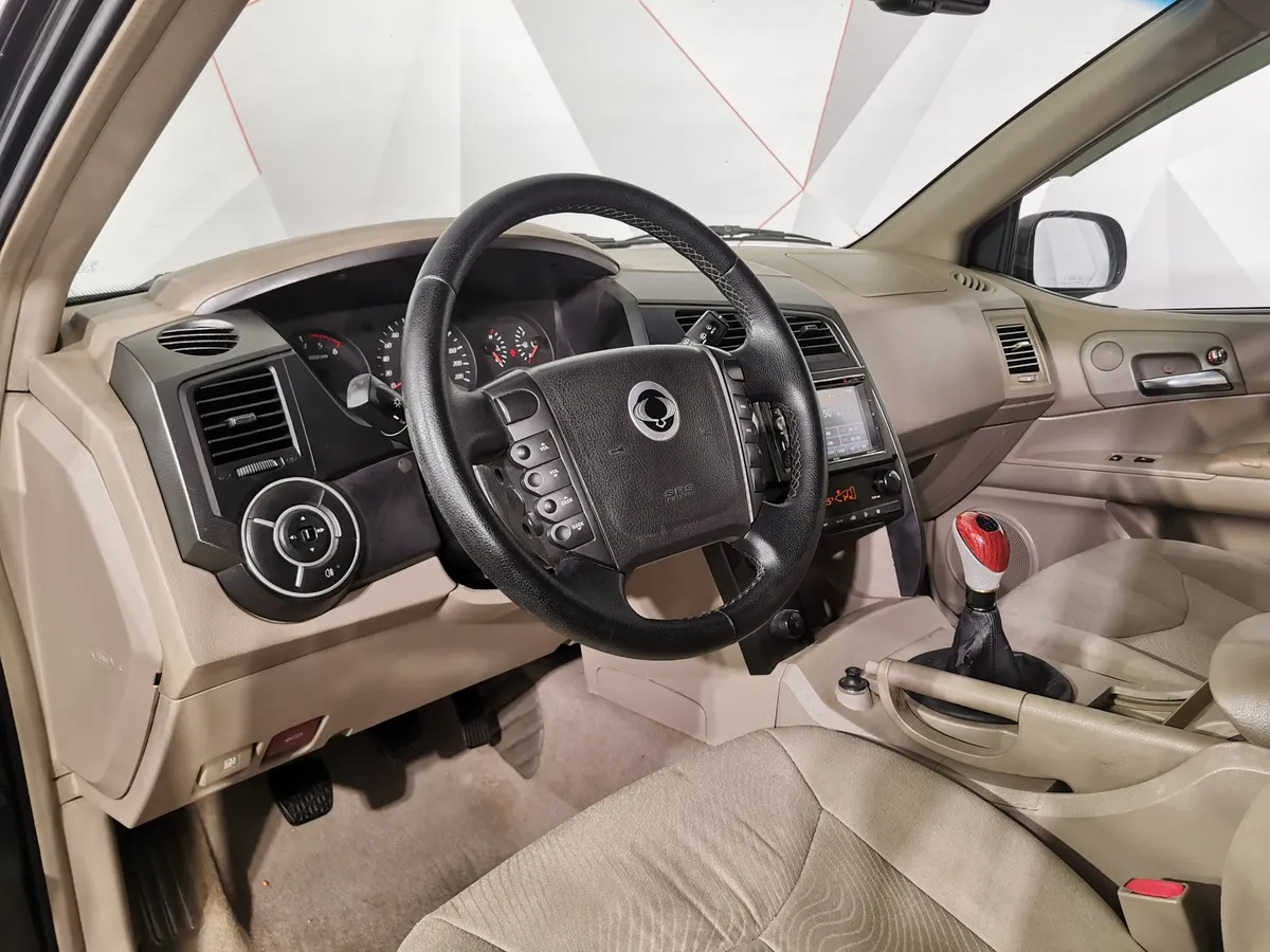 SsangYong Kyron 2.0 Xdi MT 4WD (141 л.с.) Черный в АВИЛОН. Слайд №16