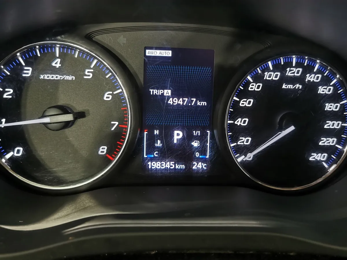 Mitsubishi Outlander 2.0 CVT 4WD (146 л.с.) Черный в АВИЛОН. Слайд №17