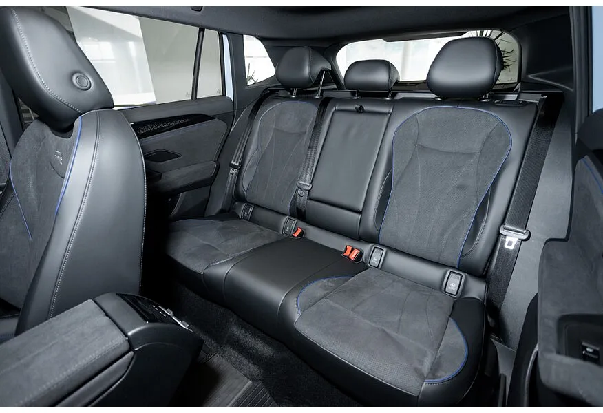 Volkswagen Tiguan 380 TSI 2.0 DSG 4WD (220 л.с.) R-Line Черный в АВИЛОН. Слайд №12