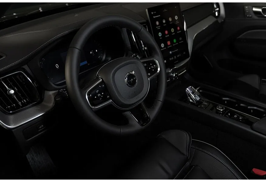 Volvo XC60 2.0 AT AWD (264 л.с.) Luxury Edition Черный в АВИЛОН. Слайд №7