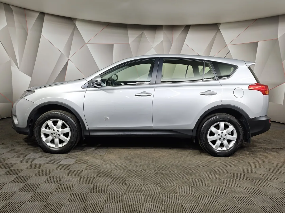 Toyota RAV4 2.0 CVT FWD (146 л.с.) Серебристый в АВИЛОН. Слайд №5