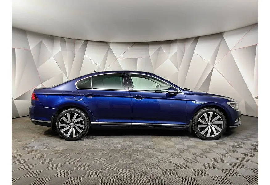 Volkswagen Passat 1.8 TSI BlueMotion DSG (180 л.с.) Highline Синий в АВИЛОН. Слайд №6
