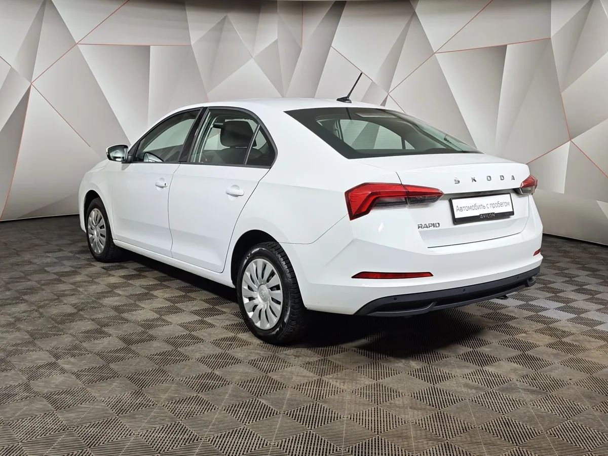 Skoda Rapid 1.6 AT (110 л.с.) Белый в АВИЛОН. Слайд №4