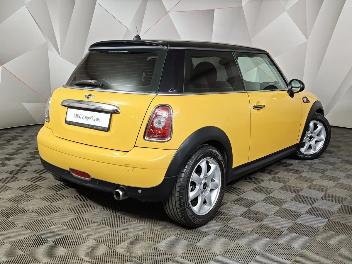 MINI Hatch 1.6 AT (122 л.с.) Желтый в АВИЛОН. Слайд №2