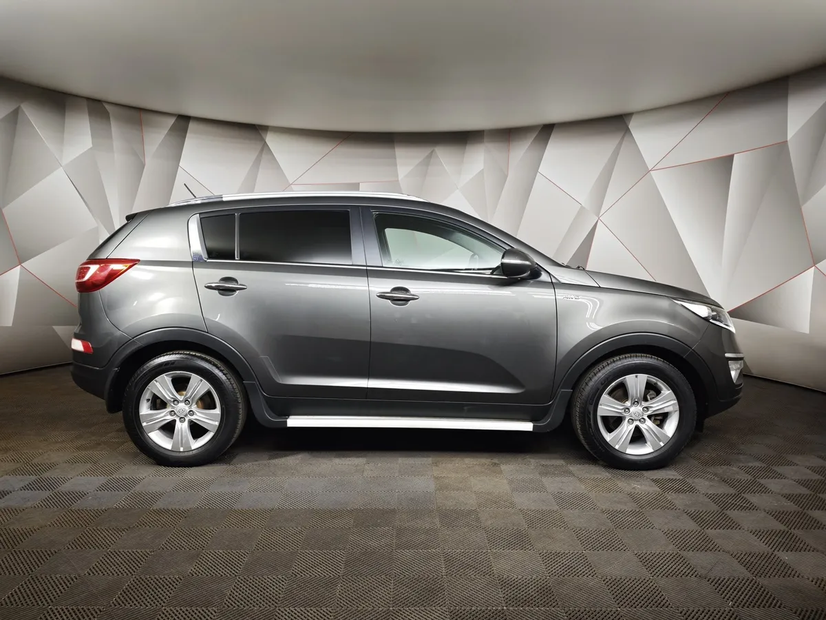 Kia Sportage 2.0 MT 4WD (150 л.с.) Серебристый в АВИЛОН. Слайд №6