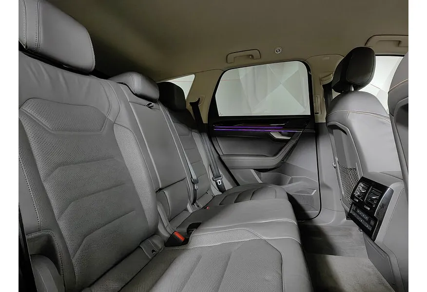 Volkswagen Touareg 2.0 TSI Tiptronic 4Motion (249 л.с.) Exclusive Черный в АВИЛОН. Слайд №16