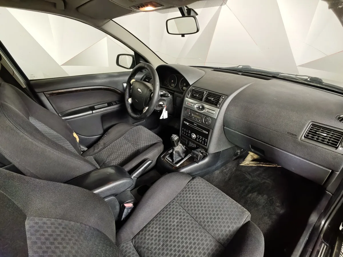 Ford Mondeo 2.0 MT (145 л.с.) Черный в АВИЛОН. Слайд №10