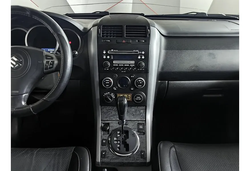 Suzuki Grand Vitara 2.4 AT (169 л.с.) Синий в АВИЛОН. Слайд №13 Suzuki Grand Vitara 2.4 AT (169 л.с.) Синий в АВИЛОН. Слайд №13